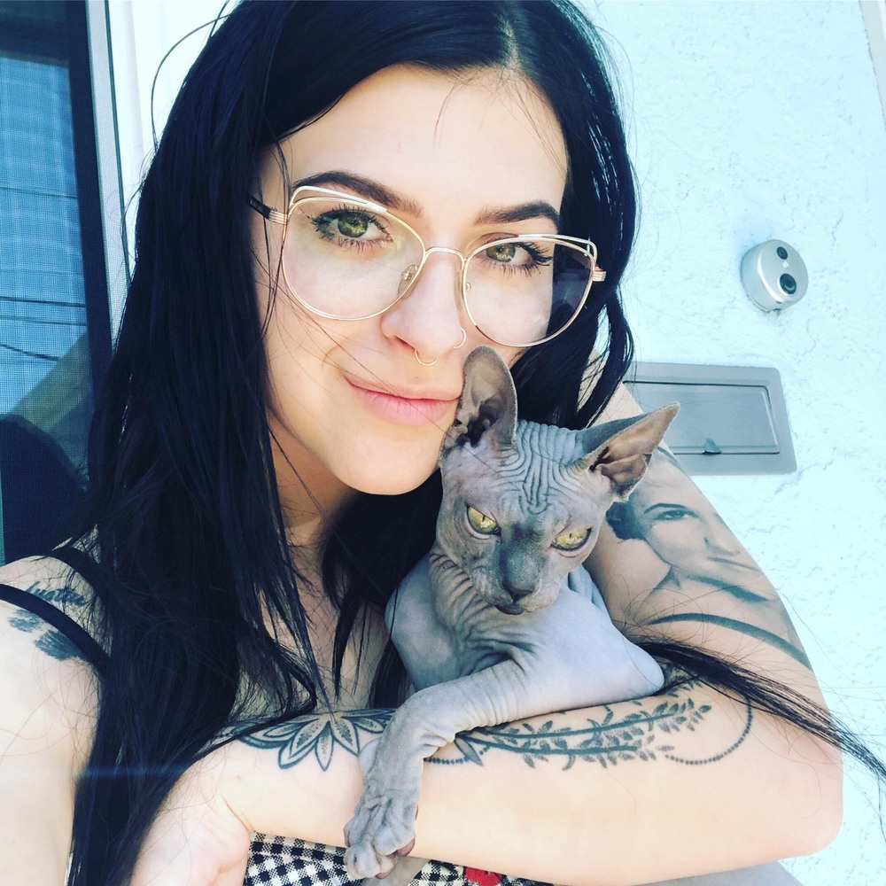 Meet your Posher, Nikki